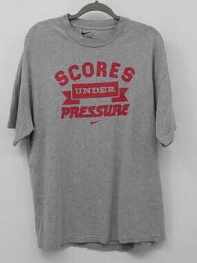 NIKE Scores Under Pressure Graphic T-Shirt Mens XL Loose Fit Gray Red